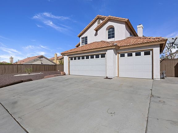 3rd image of 5549 Laurel Ave