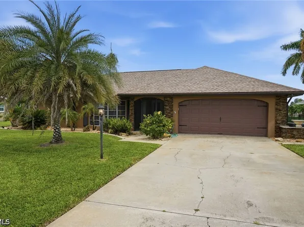 418 Avalon Dr, Cape Coral, FL 33904