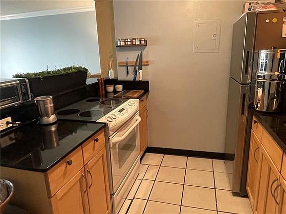 3rd image of 801 NE 18th Ct APT 304