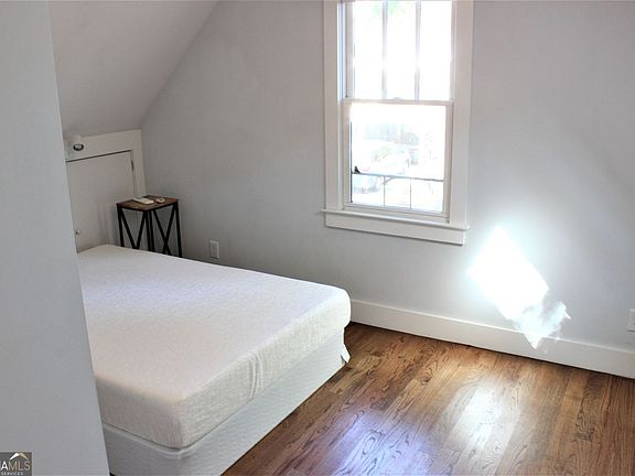 4th image of 644 Brownwood Ave