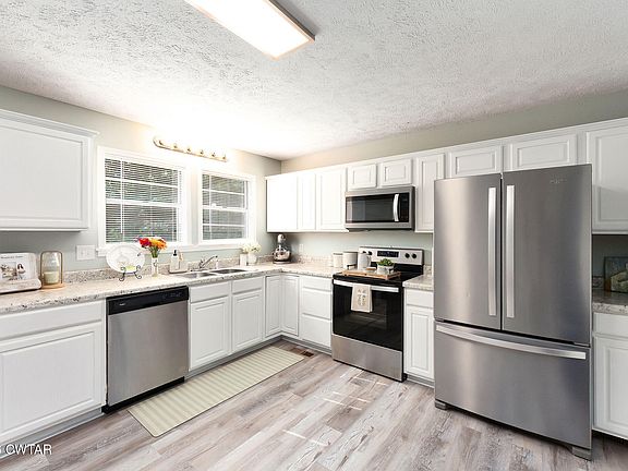 5th image of 30 Roby Rd