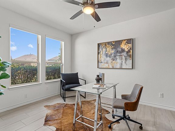 5th image of 5825 Toscana Trce