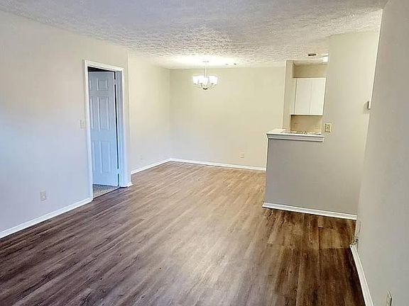 4th image of 426 N Burbank Dr #2