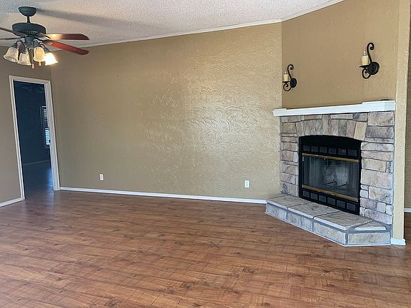 Wood burning fireplace 