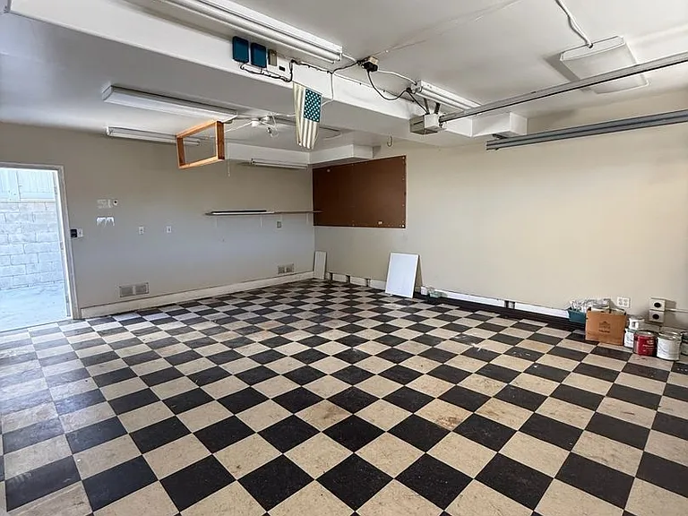 520 Washington St — Photo 17