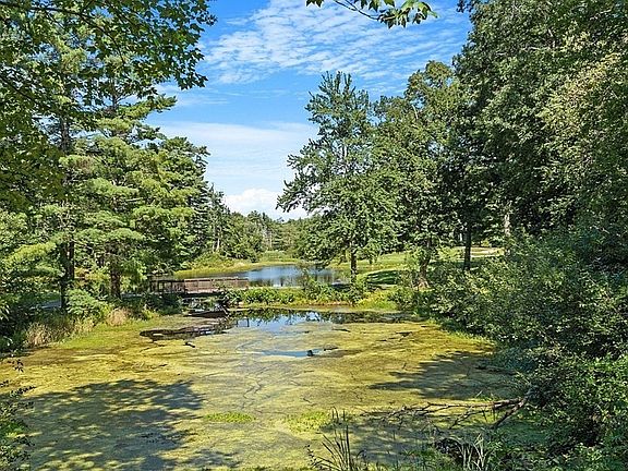 2nd image of 7 Cape Ann Cir