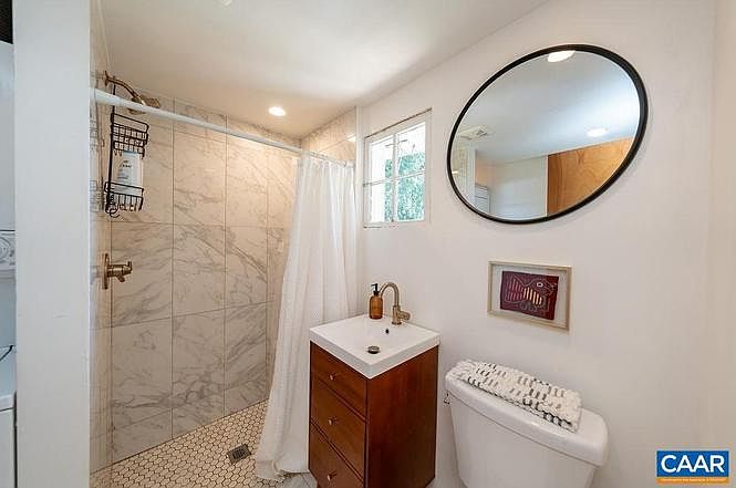 1st image of 1106 Montrose Ave