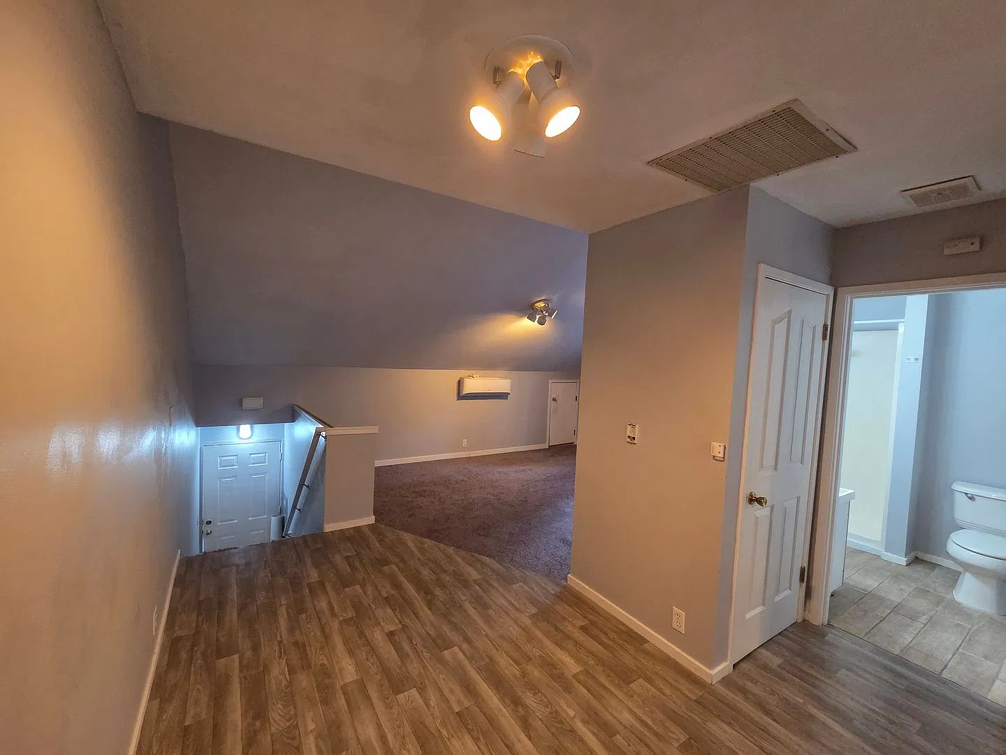 Quaint Gig Harbor One Bedroom for Rent! Available Now! — Photo 2