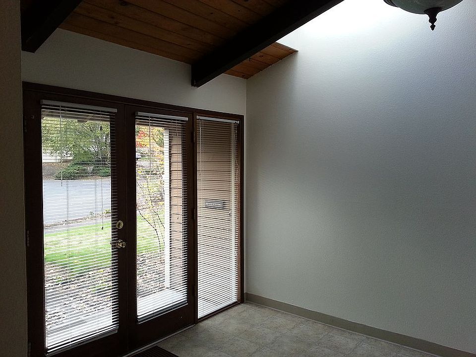 Entry way