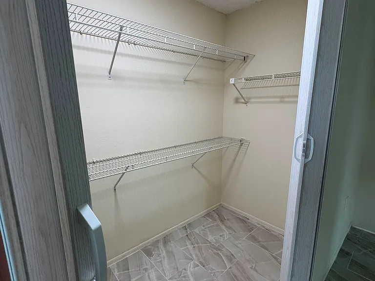 9945 Woodridge Ct — Photo 14
