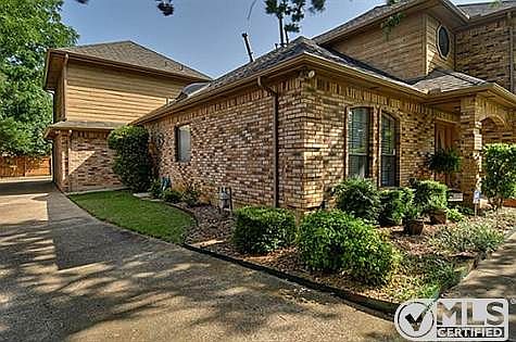 5th image of 2207 Emerald Oaks Ct