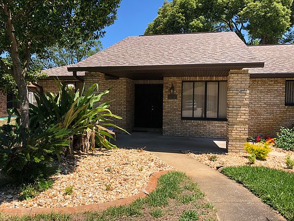 4th image of 5811 Camelot Ct