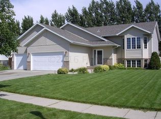 5508 14th St S, Fargo, ND 58104