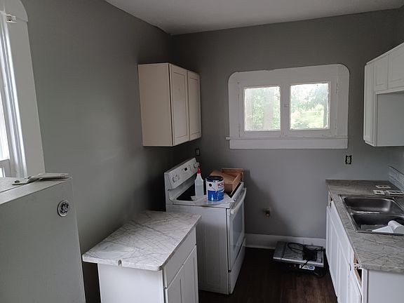 5th image of 1054 W 31st St #C