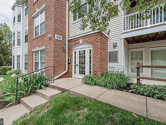 4th image of 3107 River Bend Ct APT E301