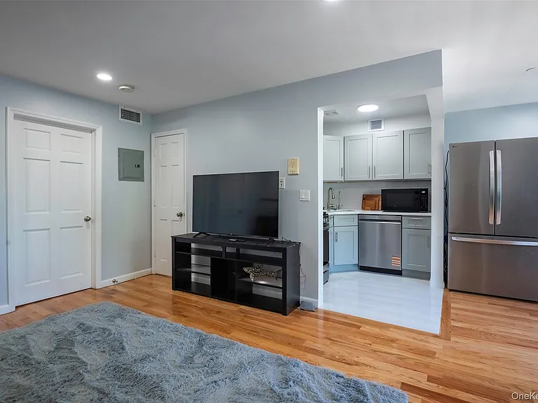 103-02 42nd Ave #4D — Photo 4