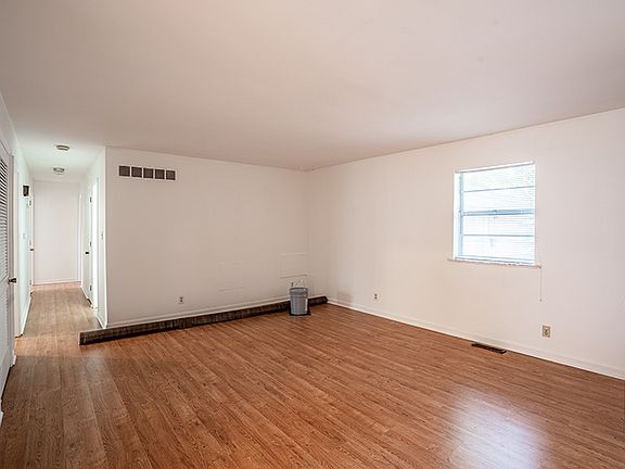 3rd image of 1614-1616 Polster Dr