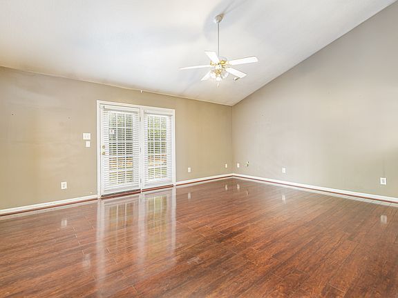 3rd image of 6776 La Christa Way