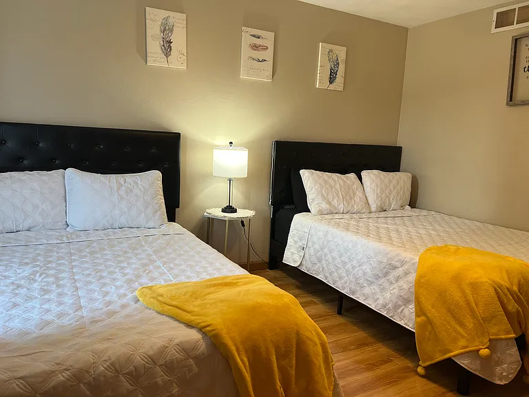 406 Wedgewood Ln — Photo 17