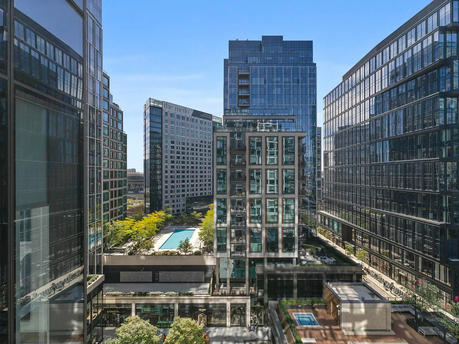Light-Filled EchelonSeaport 1BR with Amazing Courtyard Views on 11th Floor — Photo 3