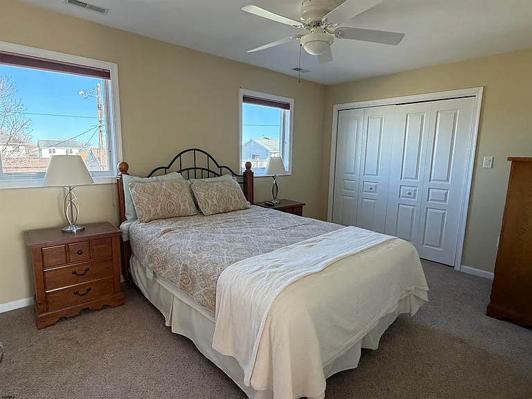 802 N Harvard Ave — Photo 53