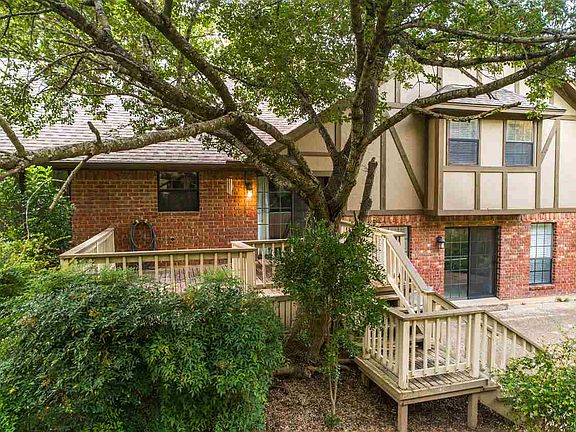 5th image of 10010 Townridge Dr