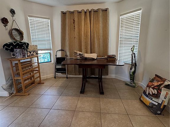 2nd image of 10575 Estrella Ave