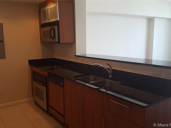 5th image of 335 S Biscayne Blvd #21