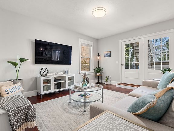 3rd image of 417 E 7th St #1