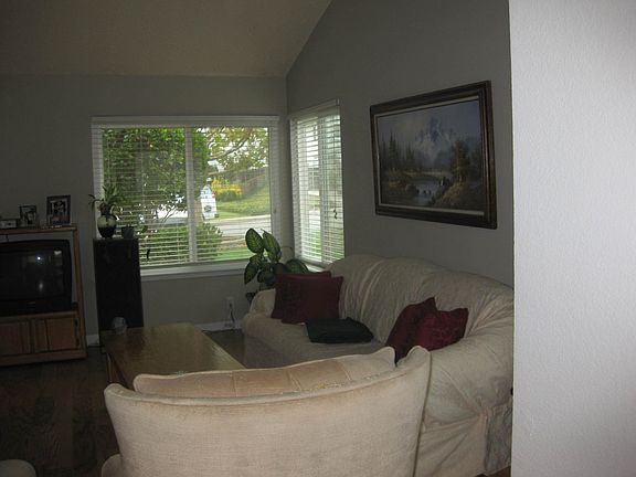 living area 2
