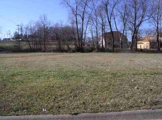 3 Fairway Dr, Benton, KY 42025