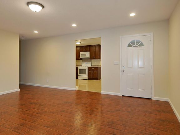 3rd image of 2623 Paganini Ave