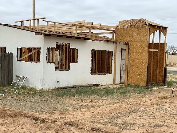 2nd image of 2123 W 8th St