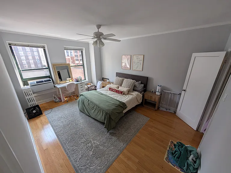 10 W Elm St — Photo 34