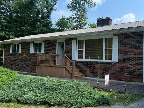 65 Raburn Rd, Hueysville, KY 41640