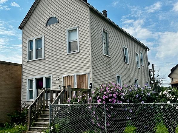 chicago-illinois-2143787072 picture