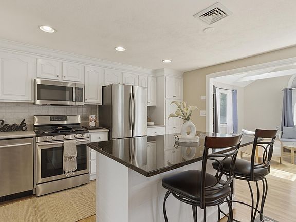 4th image of 1115 Shootflying Hill Road