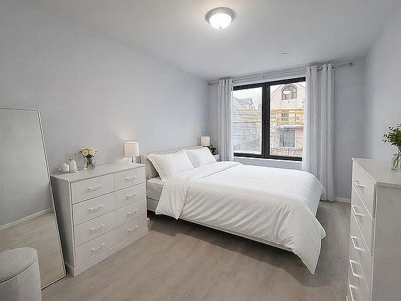 3rd image of 2654 E 18th St #2C