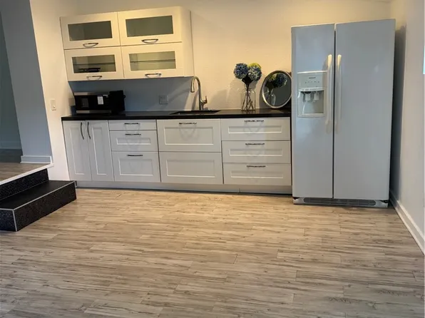 219 Geneva Ave #A, Huntington Beach, CA 92648