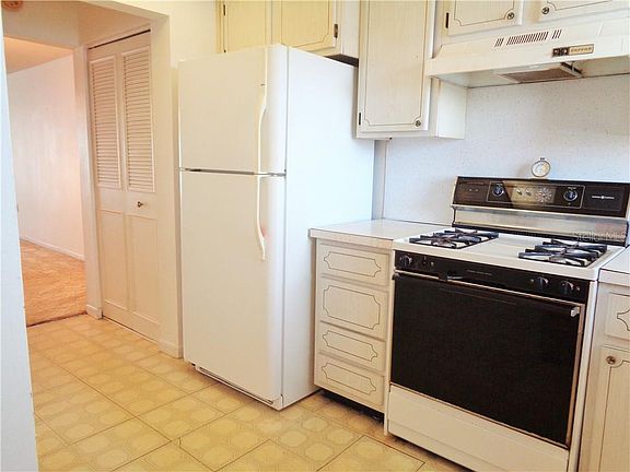 5th image of 2960 59th St S APT 403