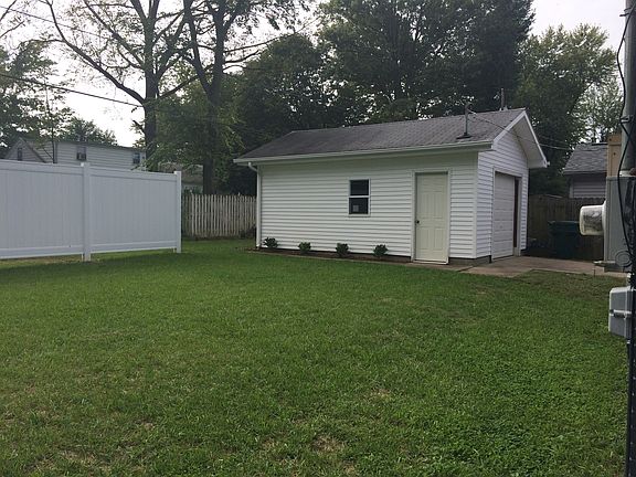 4th image of 2304 Griffith Ave