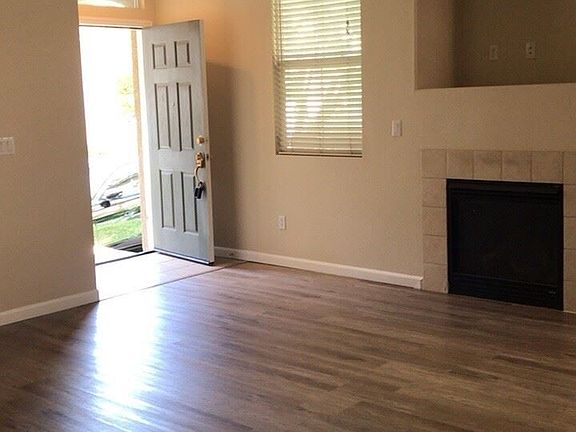 5th image of 318 Dragonfly Cir