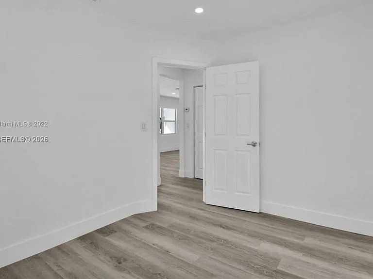 6391 SW 39th St — Photo 6