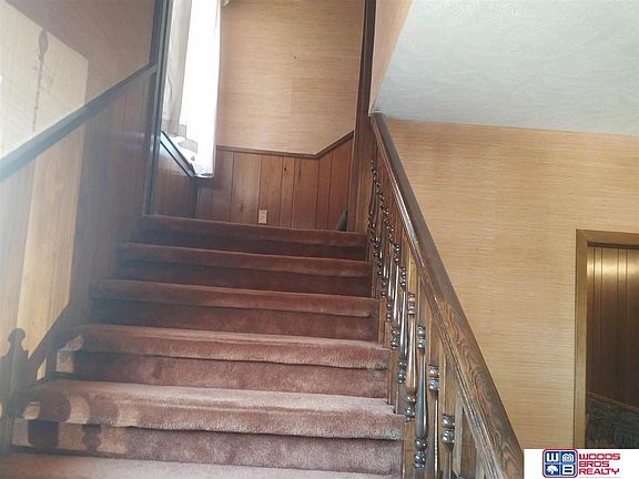5th image of 625 E 8th St