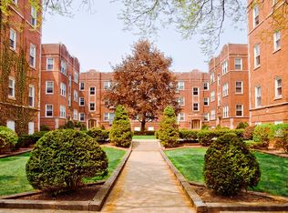 913 Washington St APT 1W, Evanston, IL 60202