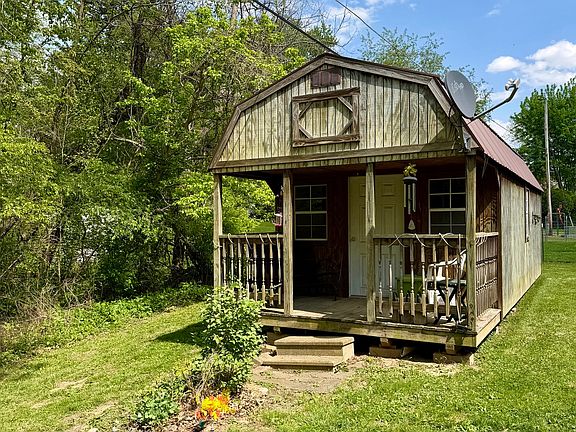 2nd image of 857 Knob Hill Dr