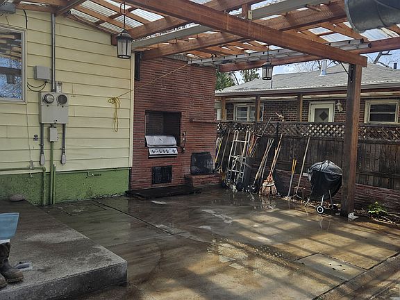 2nd image of 1425 8th Ave S #B