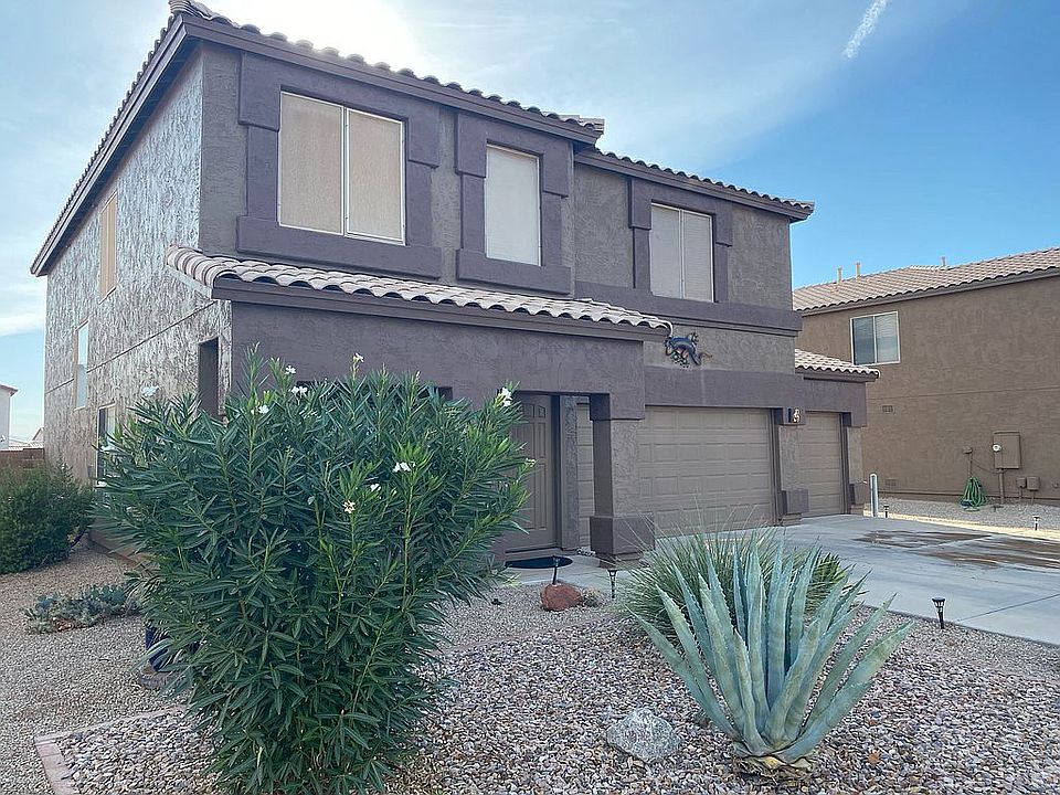Desert Landscaped Front Yard
