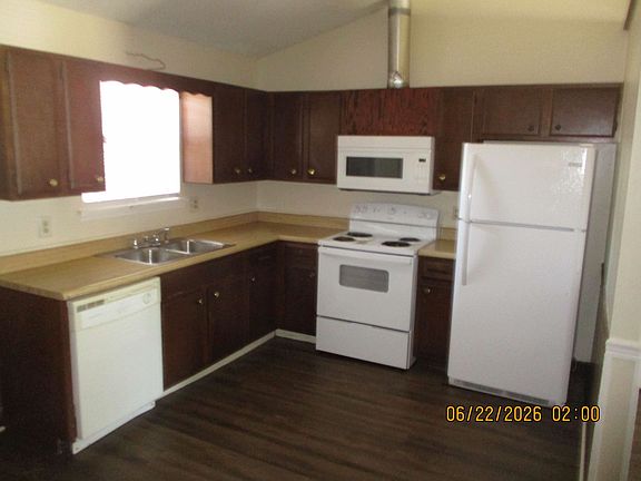 4th image of 1904 Elkhorn Ln #B
