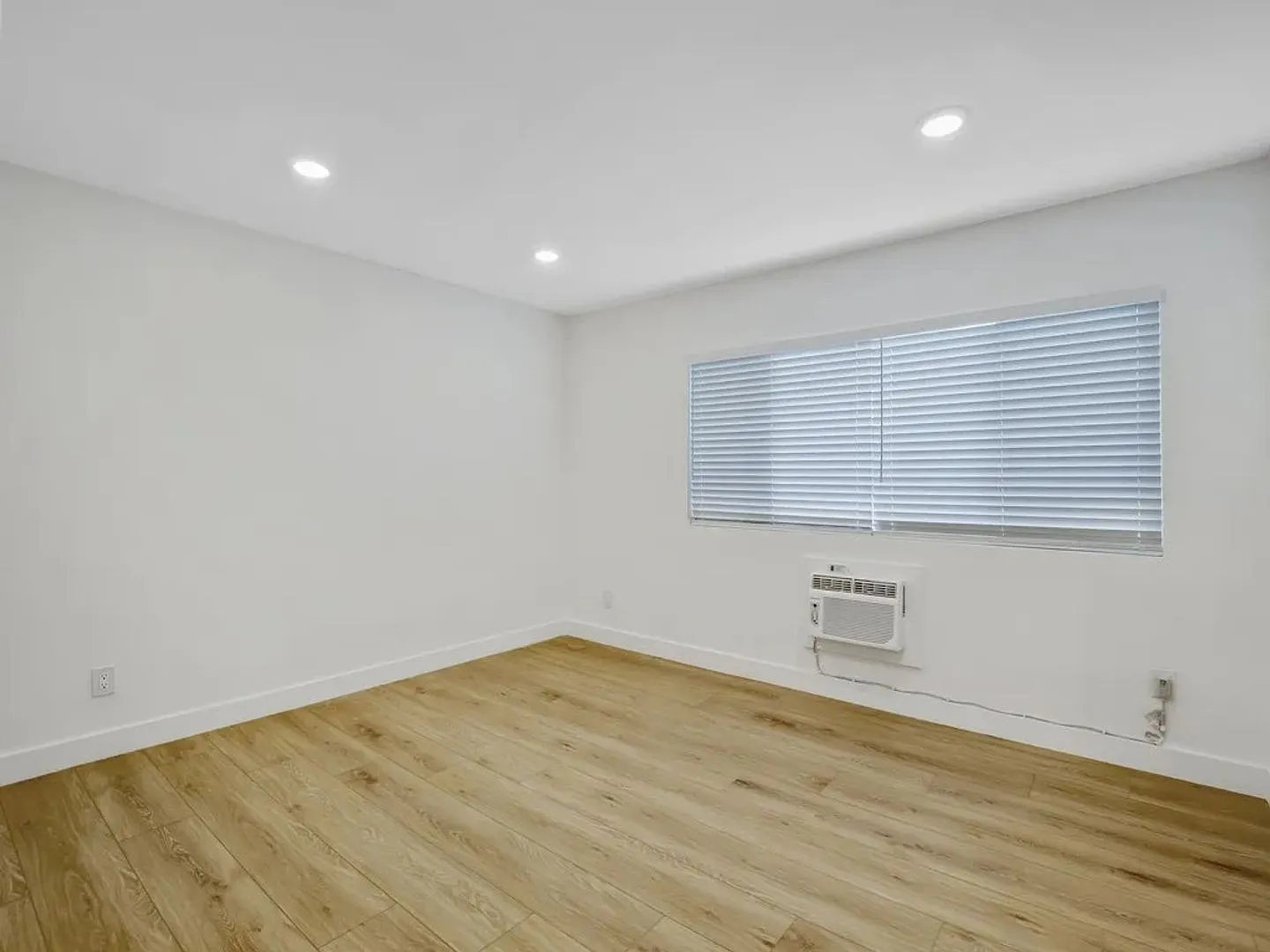 Norton Portfolio, LLC (1223 N. Beachwood Dr.) — Photo 2